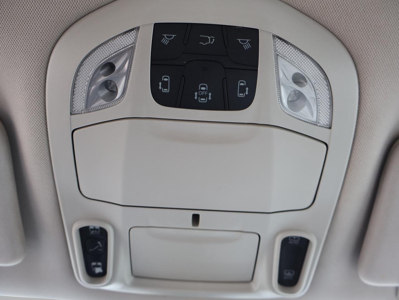 2017 Chrysler Pacifica LIMITED CERTIFIED *CHRYSLER MAINTAIN* CAMERA NAV BLUETOOTH LEATHER HEATED SEATS SPNO ROOF CRUISE ALLOYS Photo