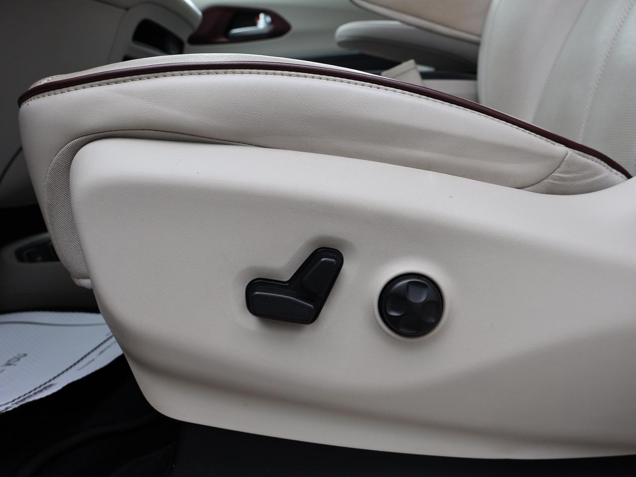 2017 Chrysler Pacifica LIMITED CERTIFIED *CHRYSLER MAINTAIN* CAMERA NAV BLUETOOTH LEATHER HEATED SEATS SPNO ROOF CRUISE ALLOYS Photo