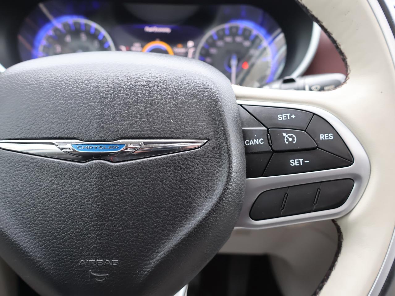 2017 Chrysler Pacifica LIMITED CERTIFIED *CHRYSLER MAINTAIN* CAMERA NAV BLUETOOTH LEATHER HEATED SEATS SPNO ROOF CRUISE ALLOYS Photo