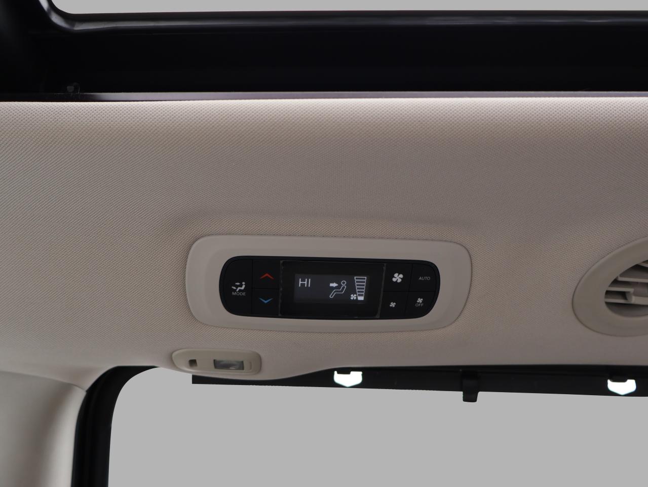 2017 Chrysler Pacifica LIMITED CERTIFIED *CHRYSLER MAINTAIN* CAMERA NAV BLUETOOTH LEATHER HEATED SEATS SPNO ROOF CRUISE ALLOYS Photo