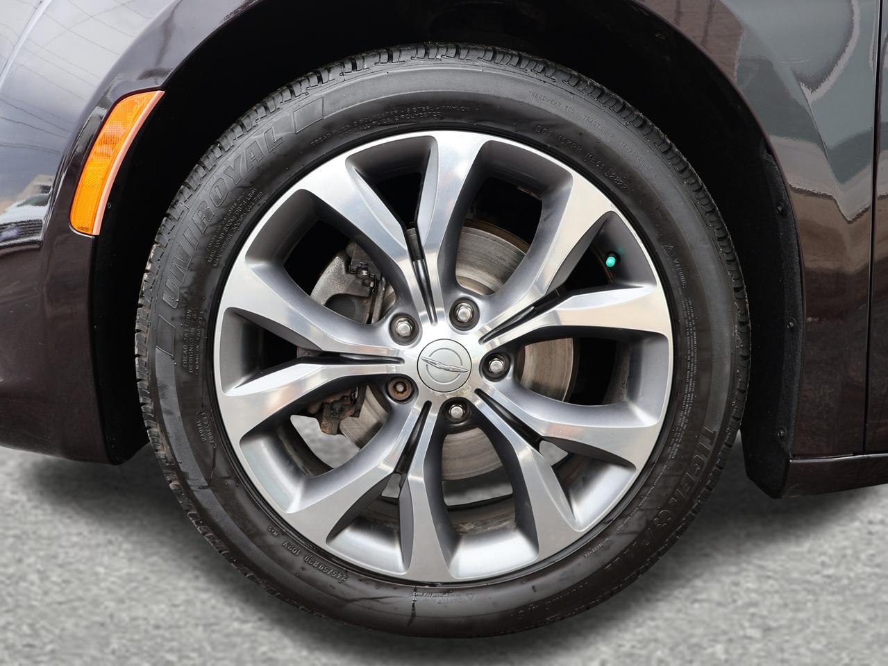 2017 Chrysler Pacifica LIMITED CERTIFIED *CHRYSLER MAINTAIN* CAMERA NAV BLUETOOTH LEATHER HEATED SEATS SPNO ROOF CRUISE ALLOYS Photo