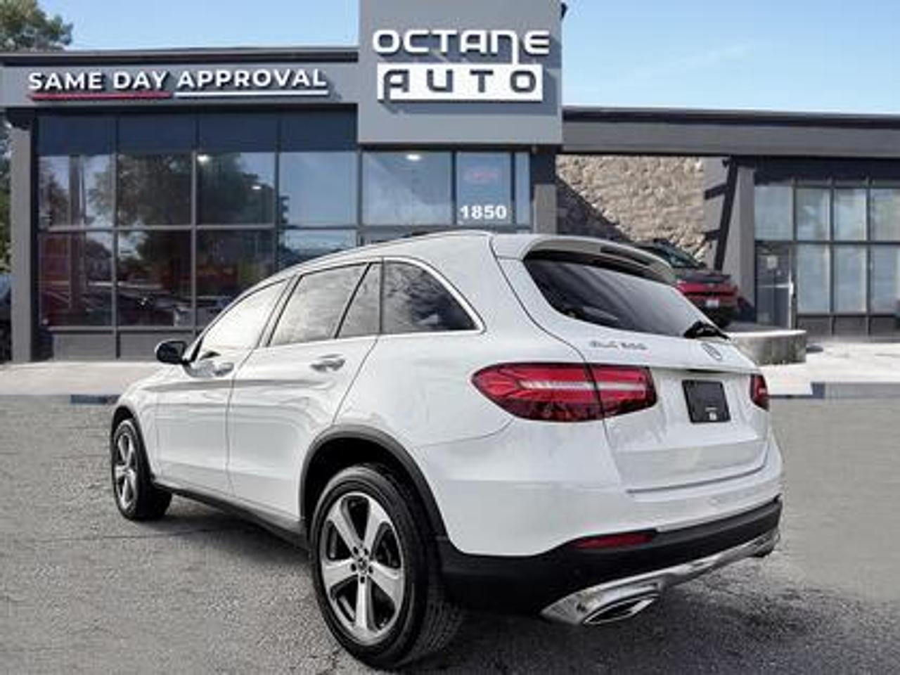 2019 Mercedes-Benz GLC GLC 300 4MATIC SUV Photo3