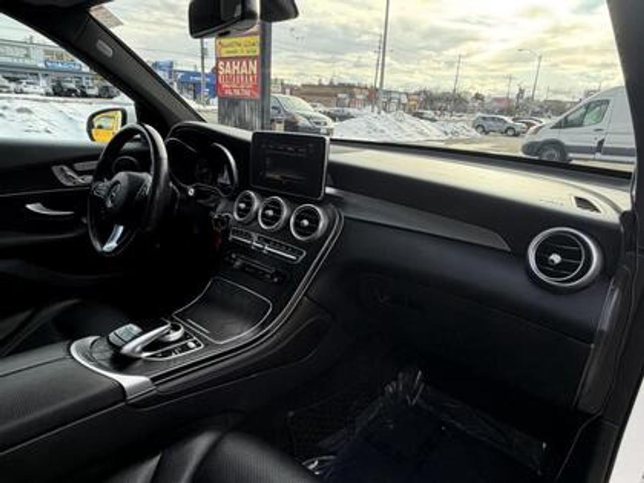 2019 Mercedes-Benz GLC GLC 300 4MATIC SUV Photo