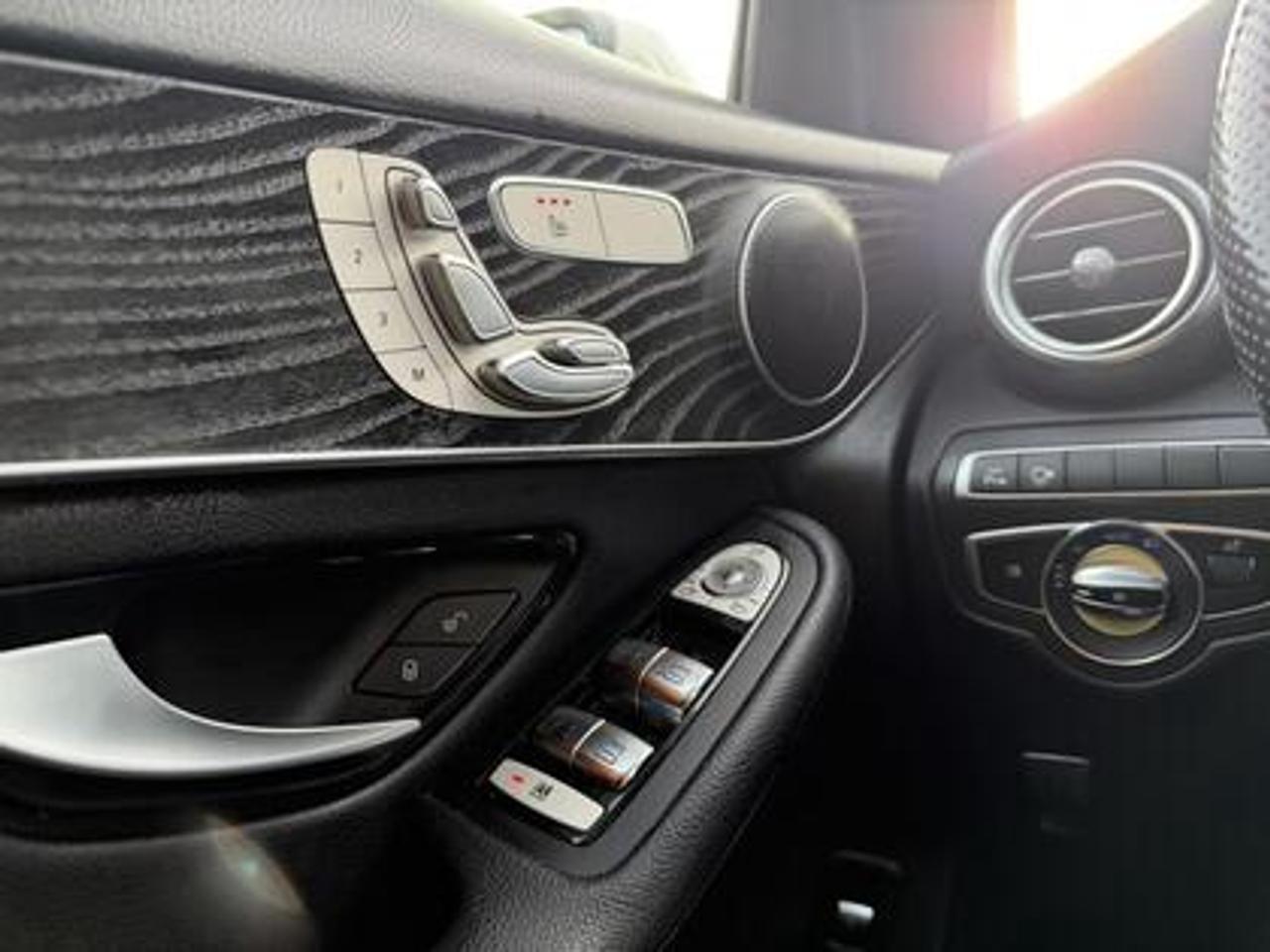 2019 Mercedes-Benz GLC GLC 300 4MATIC SUV Photo