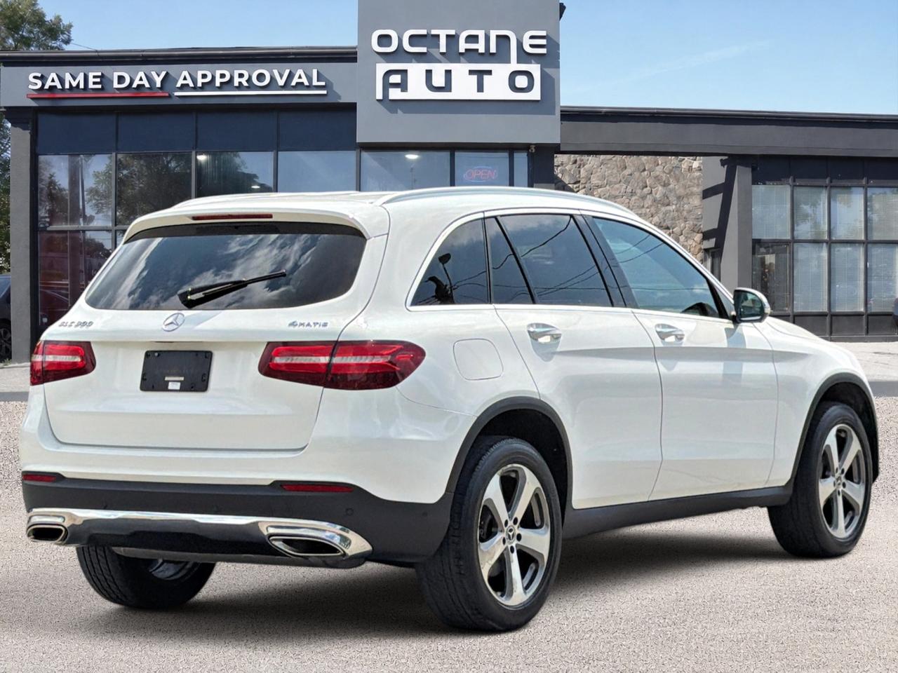 2019 Mercedes-Benz GLC GLC 300 4MATIC SUV Photo4