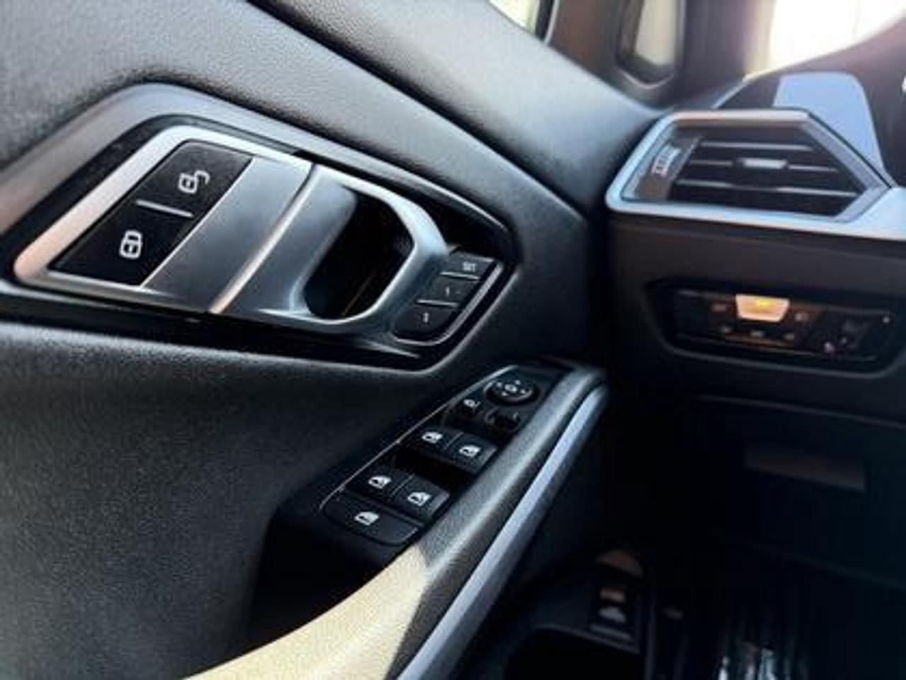2020 BMW 3 Series 330i xDrive Sedan Photo
