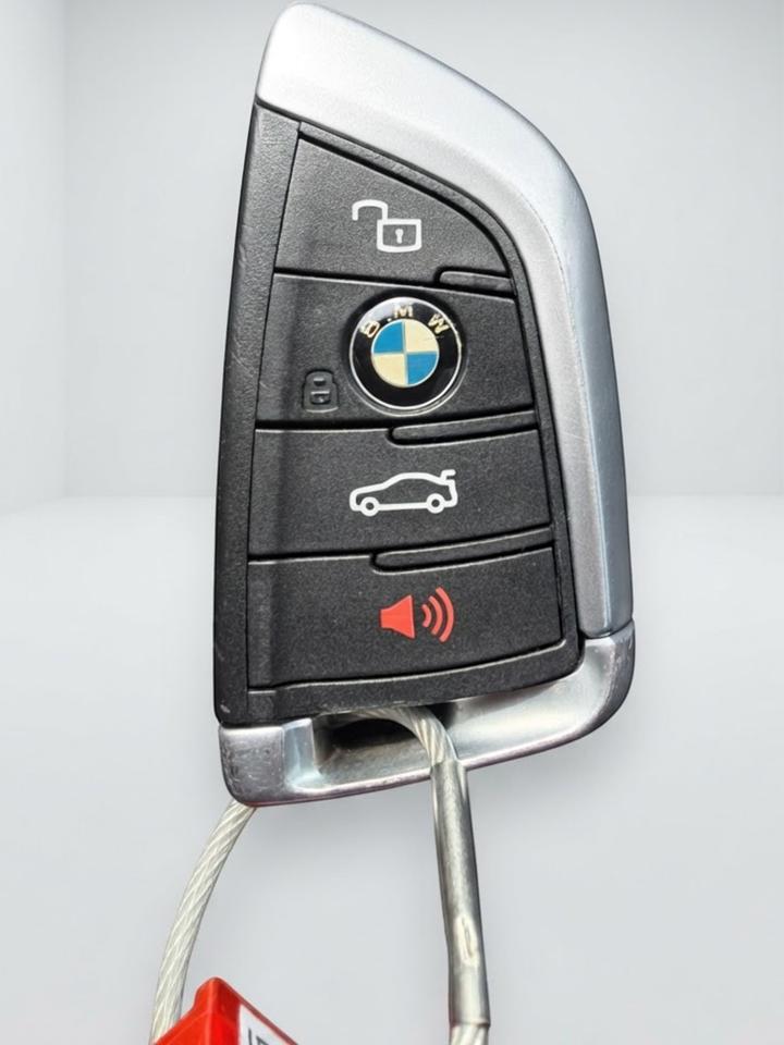 2020 BMW 3 Series 330i xDrive Sedan Photo