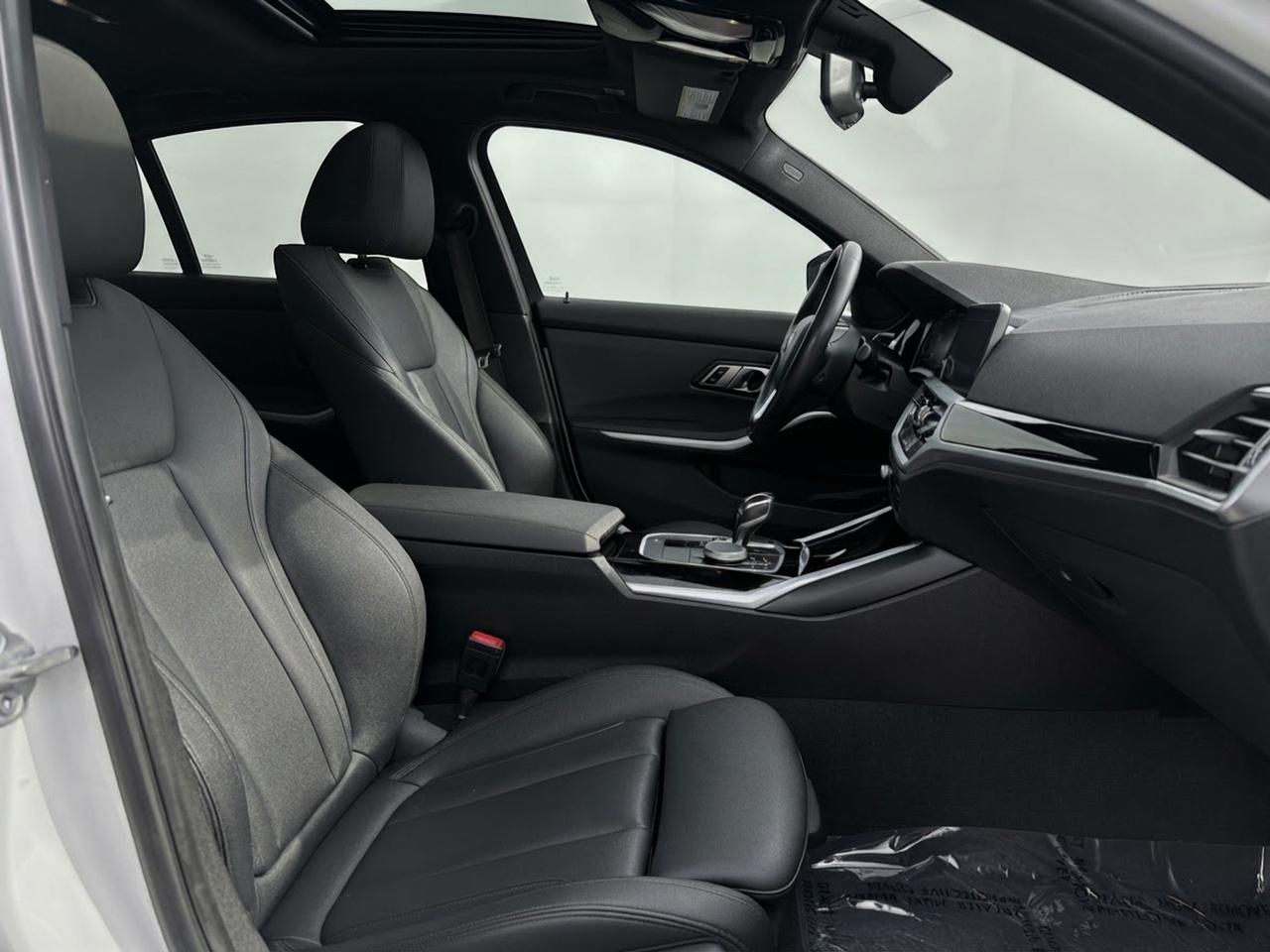 2020 BMW 3 Series 330i xDrive Sedan Photo