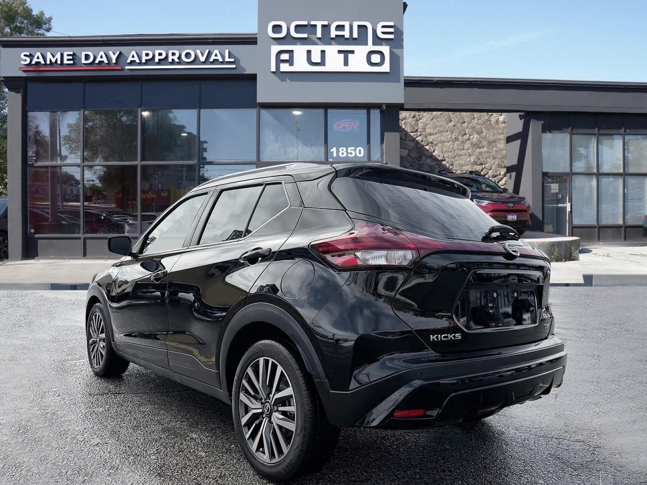 2021 Nissan Kicks SV FWD Photo3