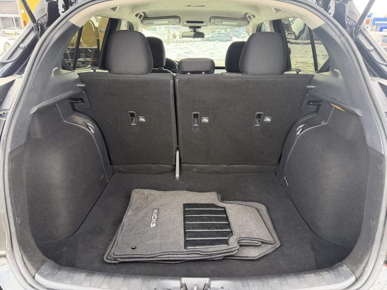 2021 Nissan Kicks SV FWD Photo