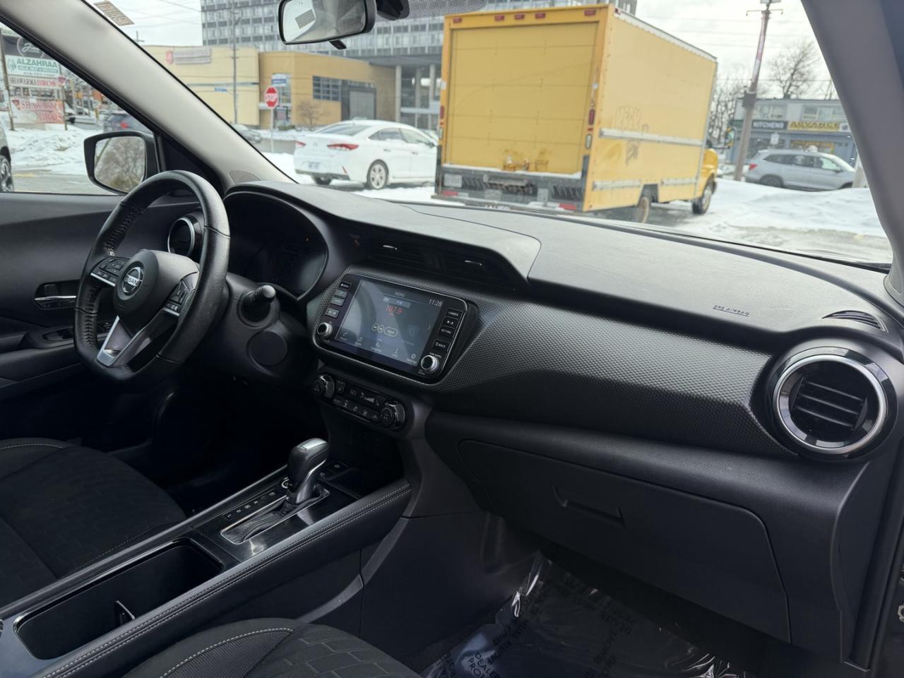 2021 Nissan Kicks SV FWD Photo