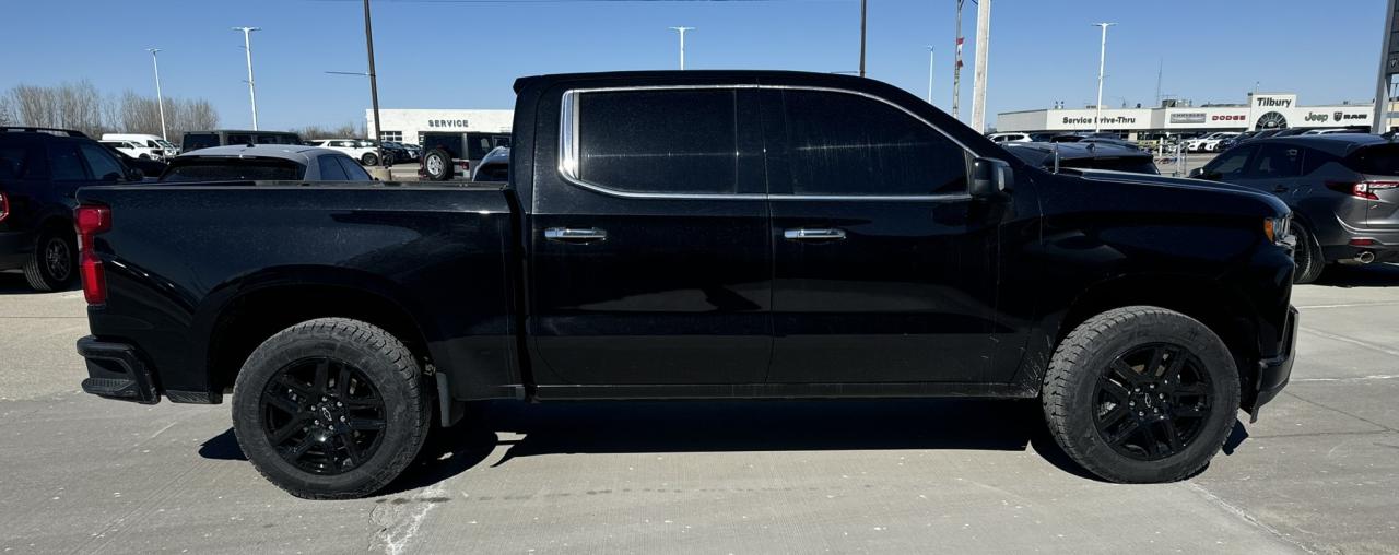 2021 Chevrolet Silverado 1500 4WD Crew Cab 147" High Country Photo