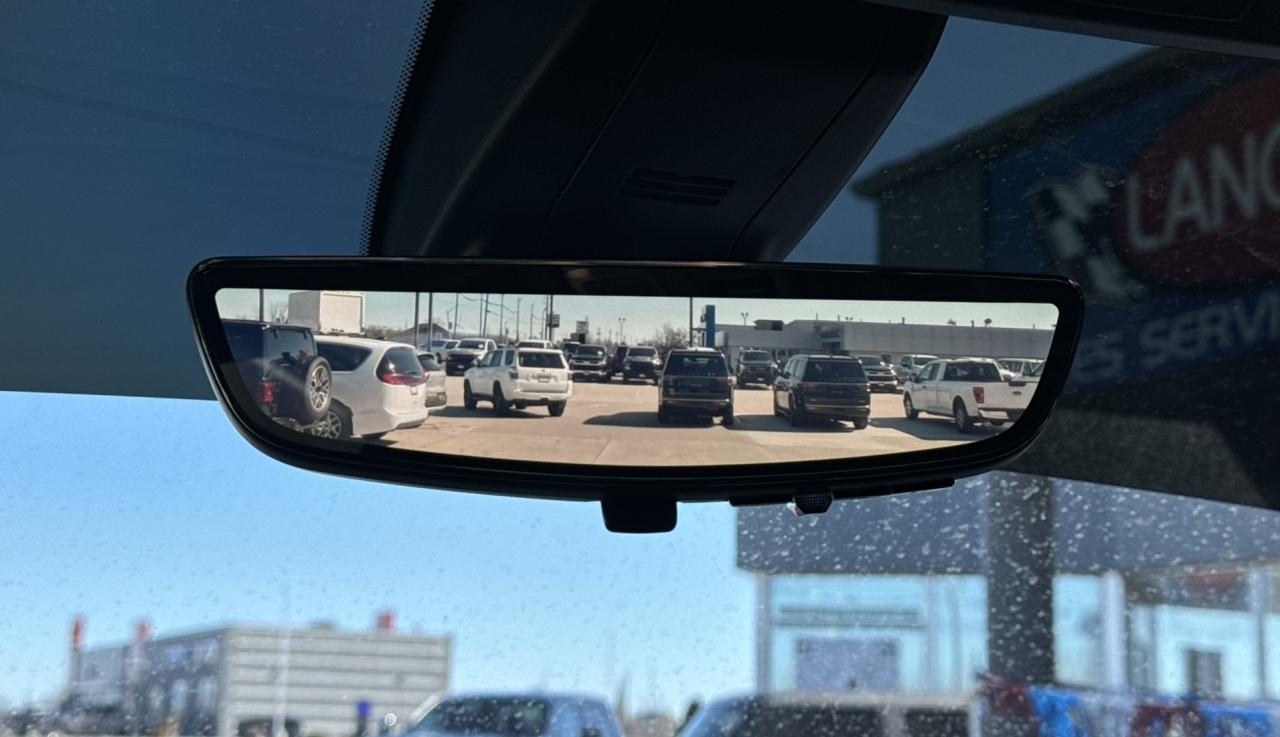 2021 Chevrolet Silverado 1500 4WD Crew Cab 147" High Country Photo