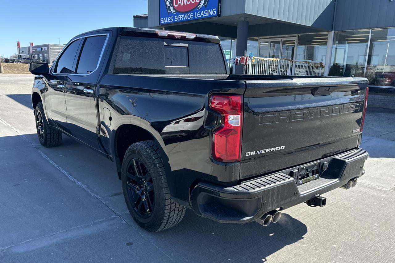 2021 Chevrolet Silverado 1500 4WD Crew Cab 147" High Country Photo