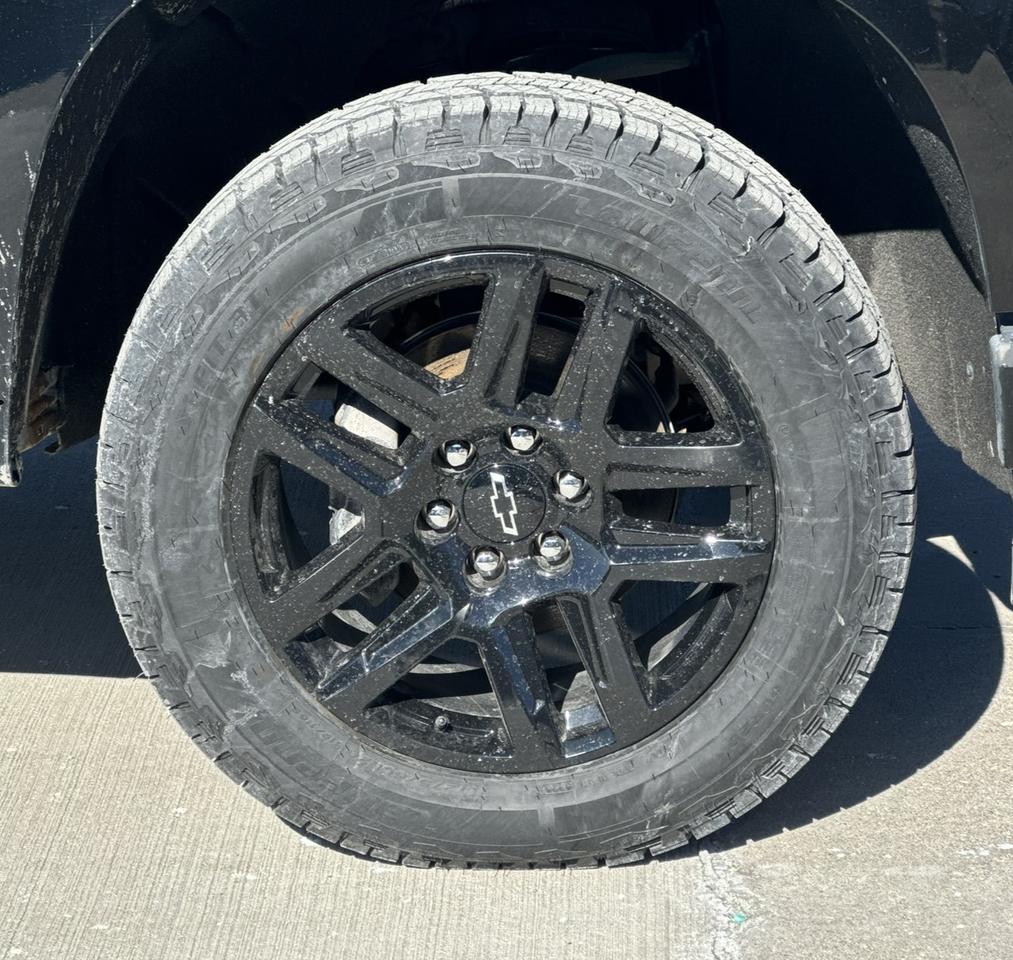 2021 Chevrolet Silverado 1500 4WD Crew Cab 147" High Country Photo