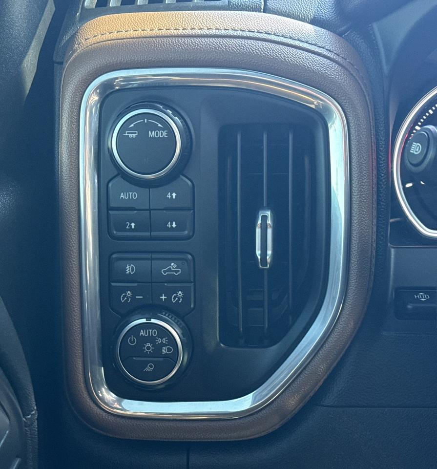 2021 Chevrolet Silverado 1500 4WD Crew Cab 147" High Country Photo