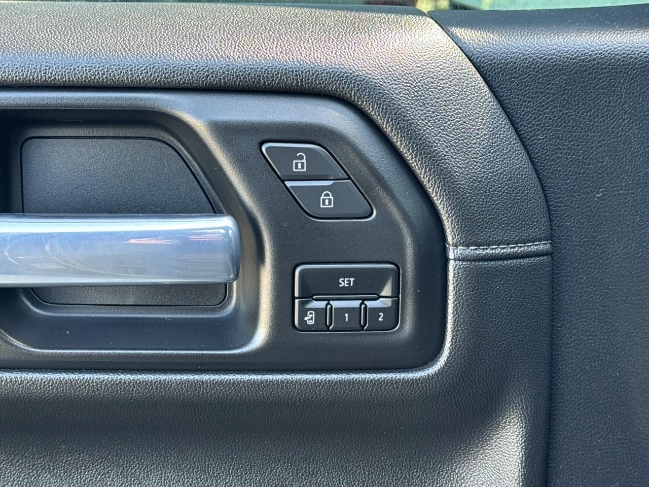 2021 Chevrolet Silverado 1500 4WD Crew Cab 147" High Country Photo