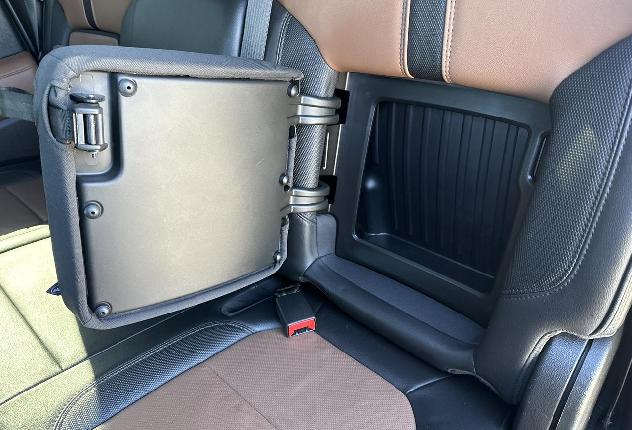 2021 Chevrolet Silverado 1500 4WD Crew Cab 147" High Country Photo