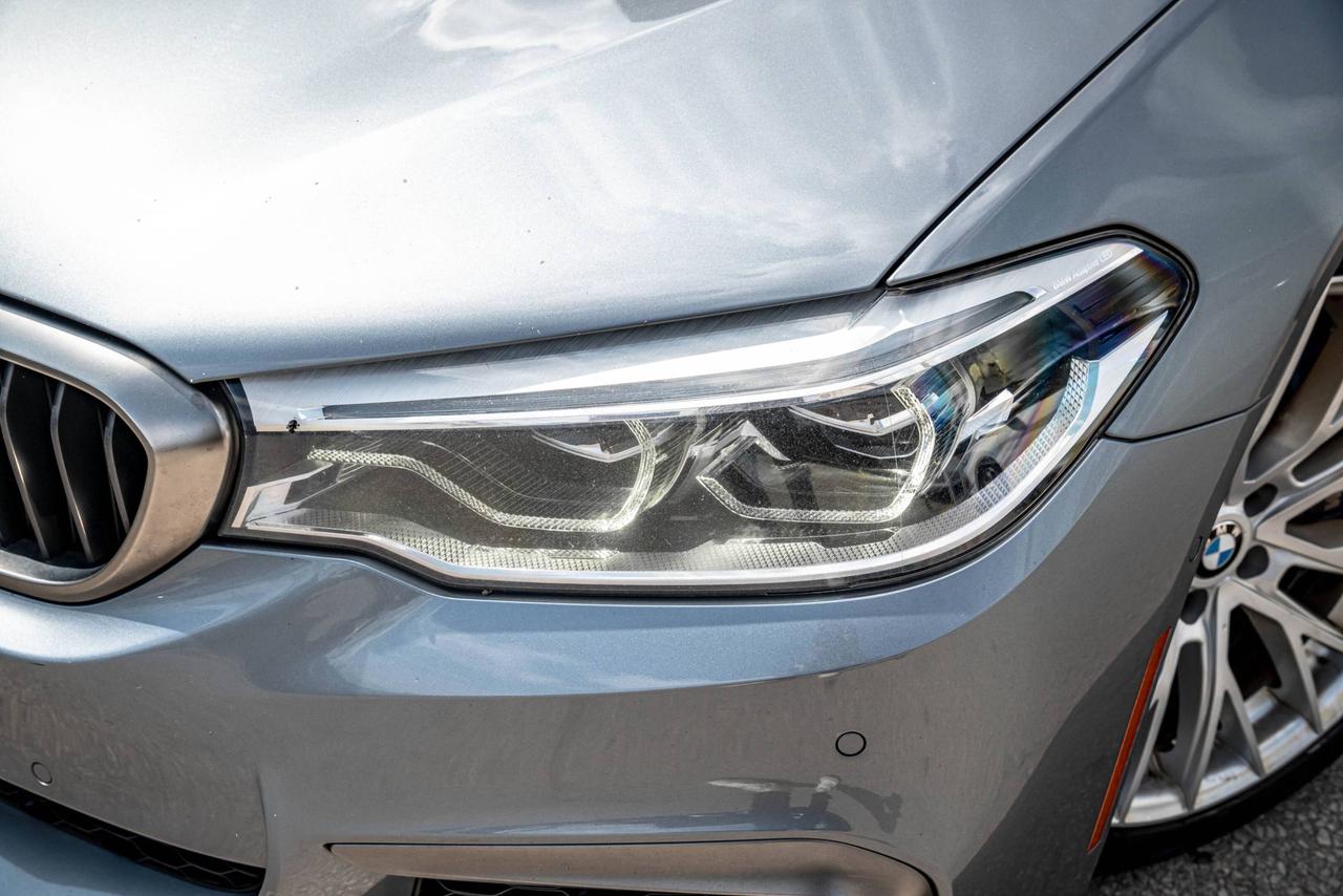 2018 BMW 5 Series M550i XDRIVE | M SPORT | SUNROOF | COOLED SEATS | Photo