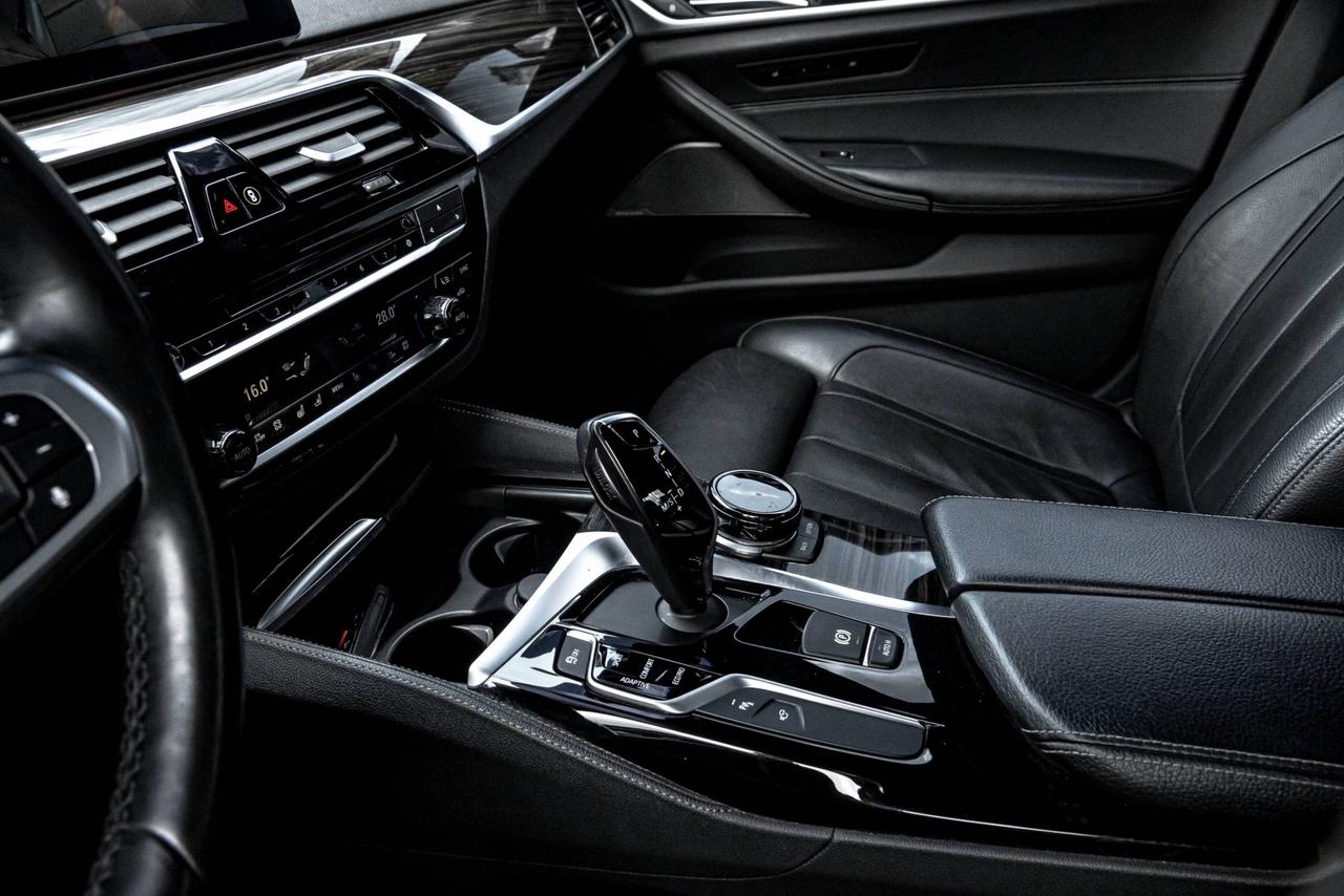 2018 BMW 5 Series M550i XDRIVE | M SPORT | SUNROOF | COOLED SEATS | Photo