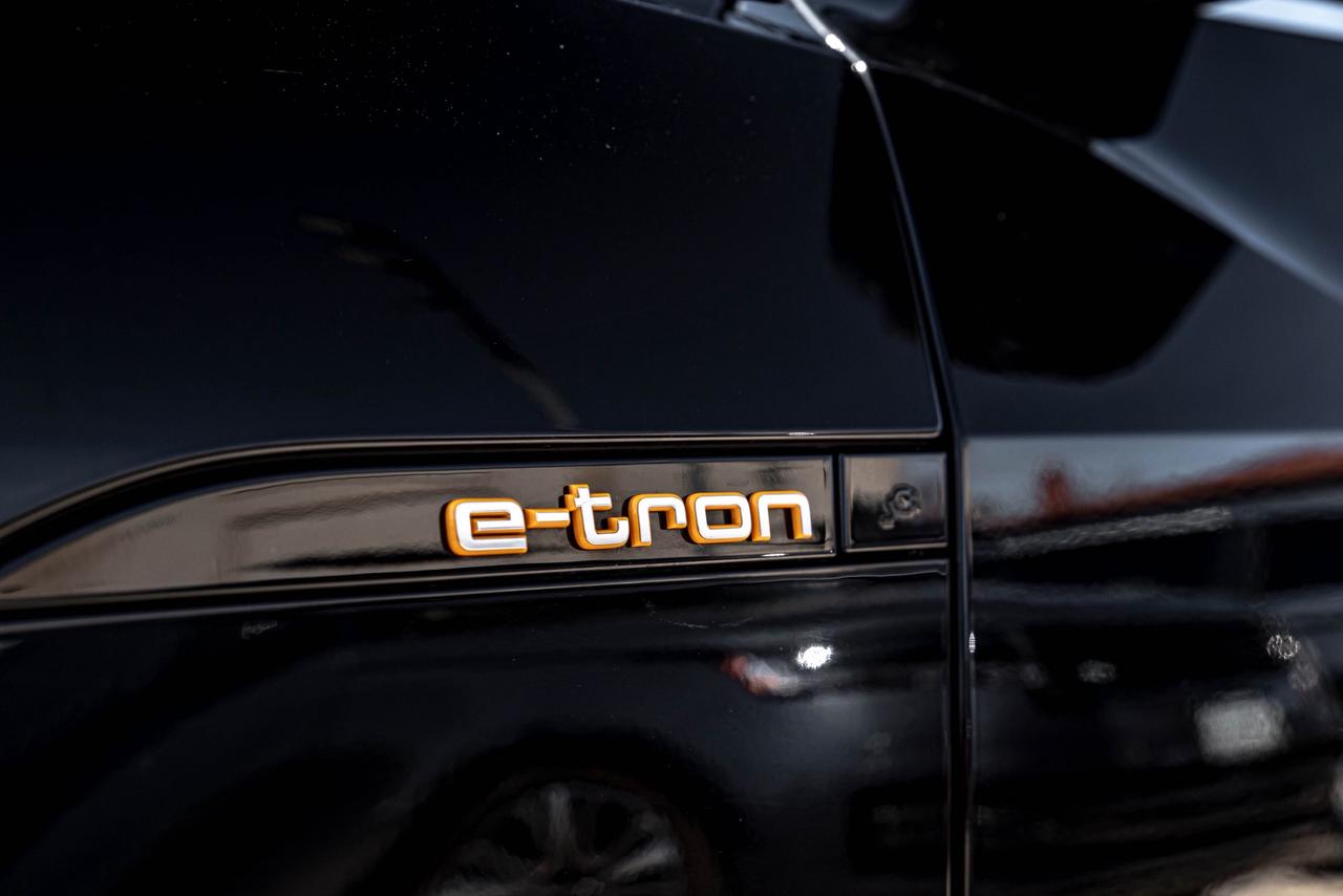 2021 Audi E-Tron Sportback PROGRESSIV | QUATTRO | COOLED SEATS | NAVI | Photo