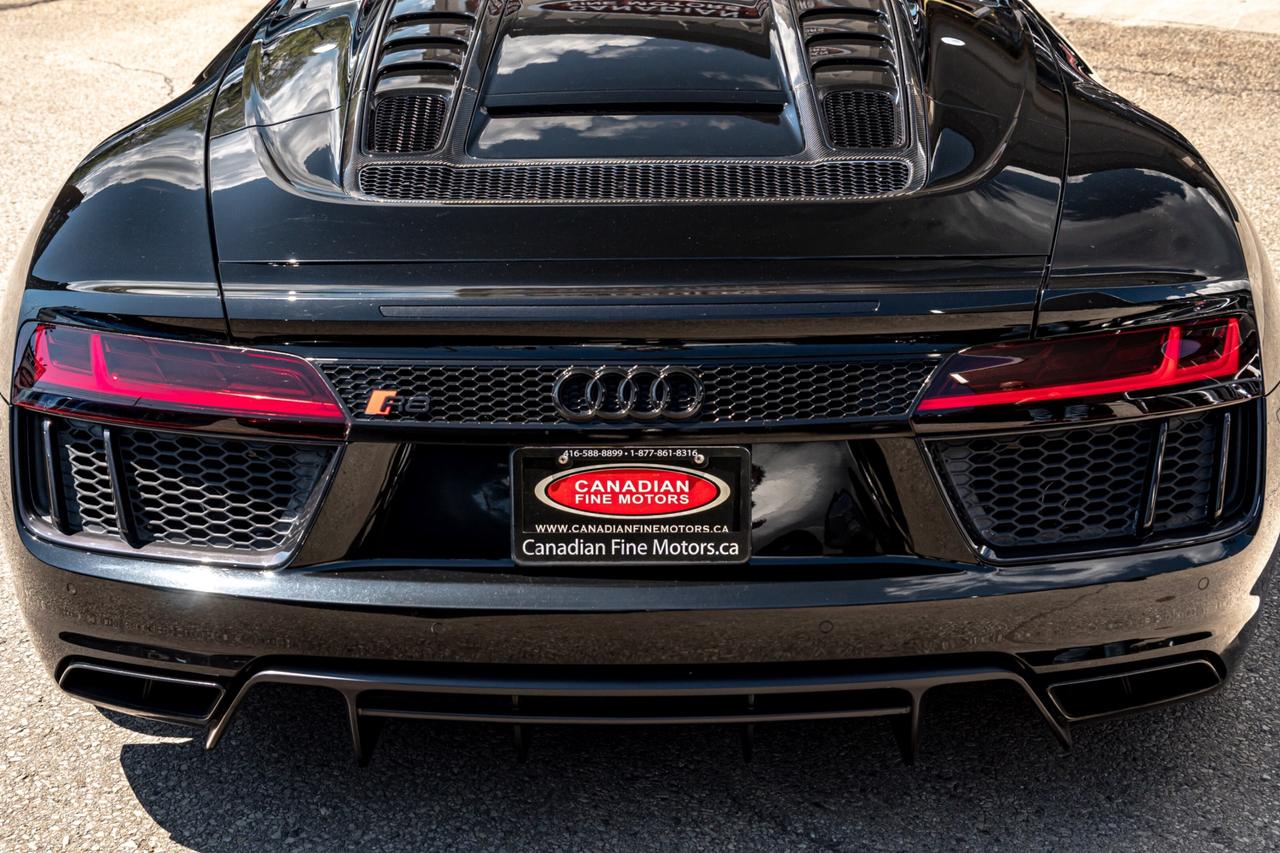 2017 Audi R8 SPYDER V10 LE MANS CARBON INT & EXT DIAMON Photo