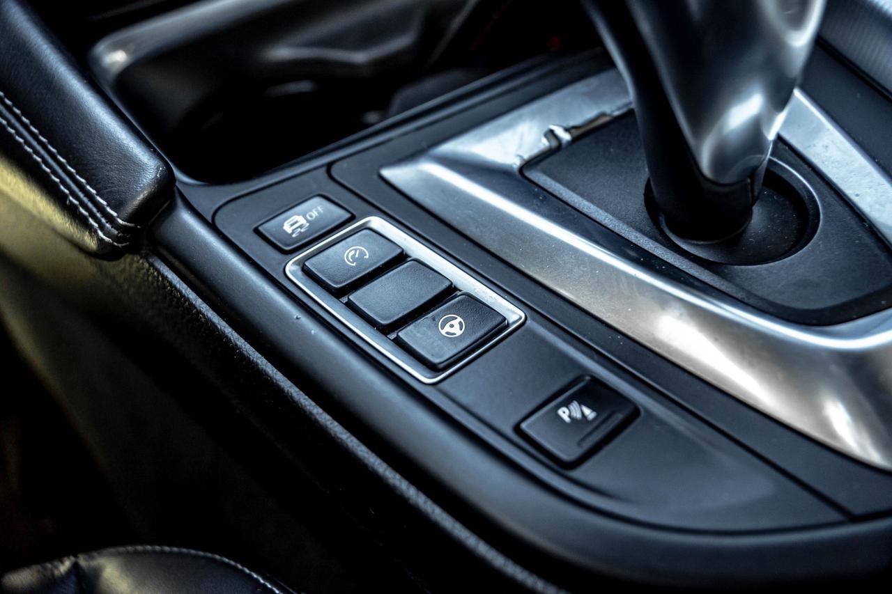 2015 BMW M4 COUPE | CLEAN CARFAX | CARBON PKG | NAVI | SUNROOF Photo