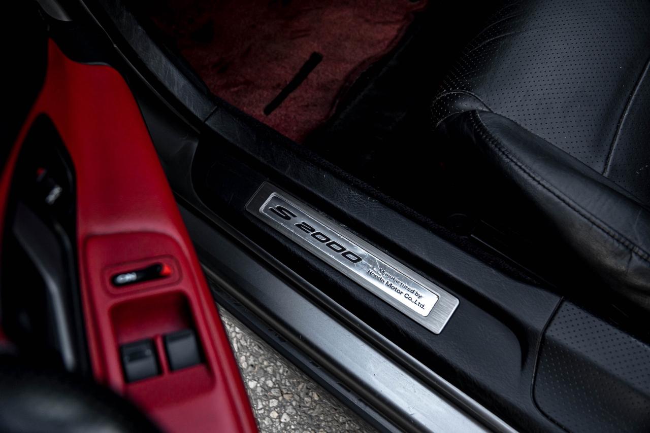 2005 Honda S2000 CONVERTIBLE |6 SPEED |PUSH START |CARBON FIBER HOO Photo