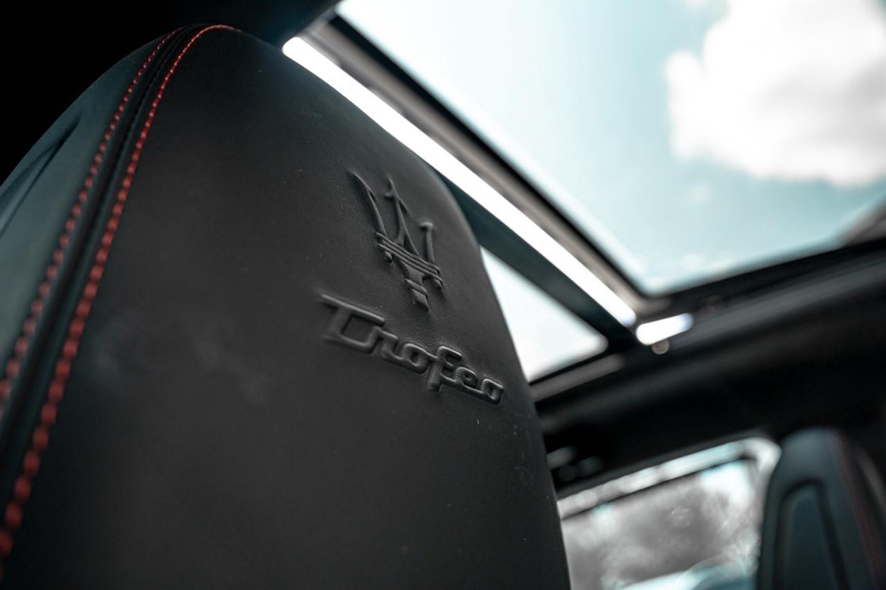 2021 Maserati Levante TROFEO | AWD | V8 | FACTORY FERRARI ENGINE | CARBO Photo