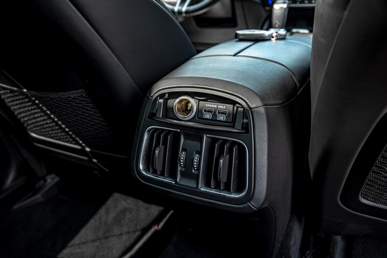 2021 Maserati Levante TROFEO | AWD | V8 | FACTORY FERRARI ENGINE | CARBO Photo