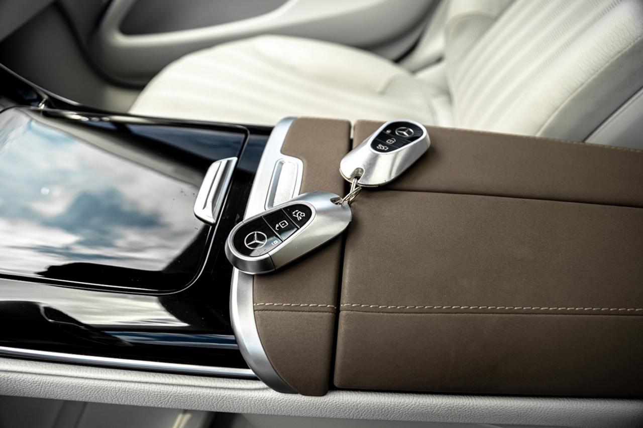 2022 Mercedes-Benz E-Class EQS 450+ | AMG PKG | WOOD TRIM | BURMESTER | Photo