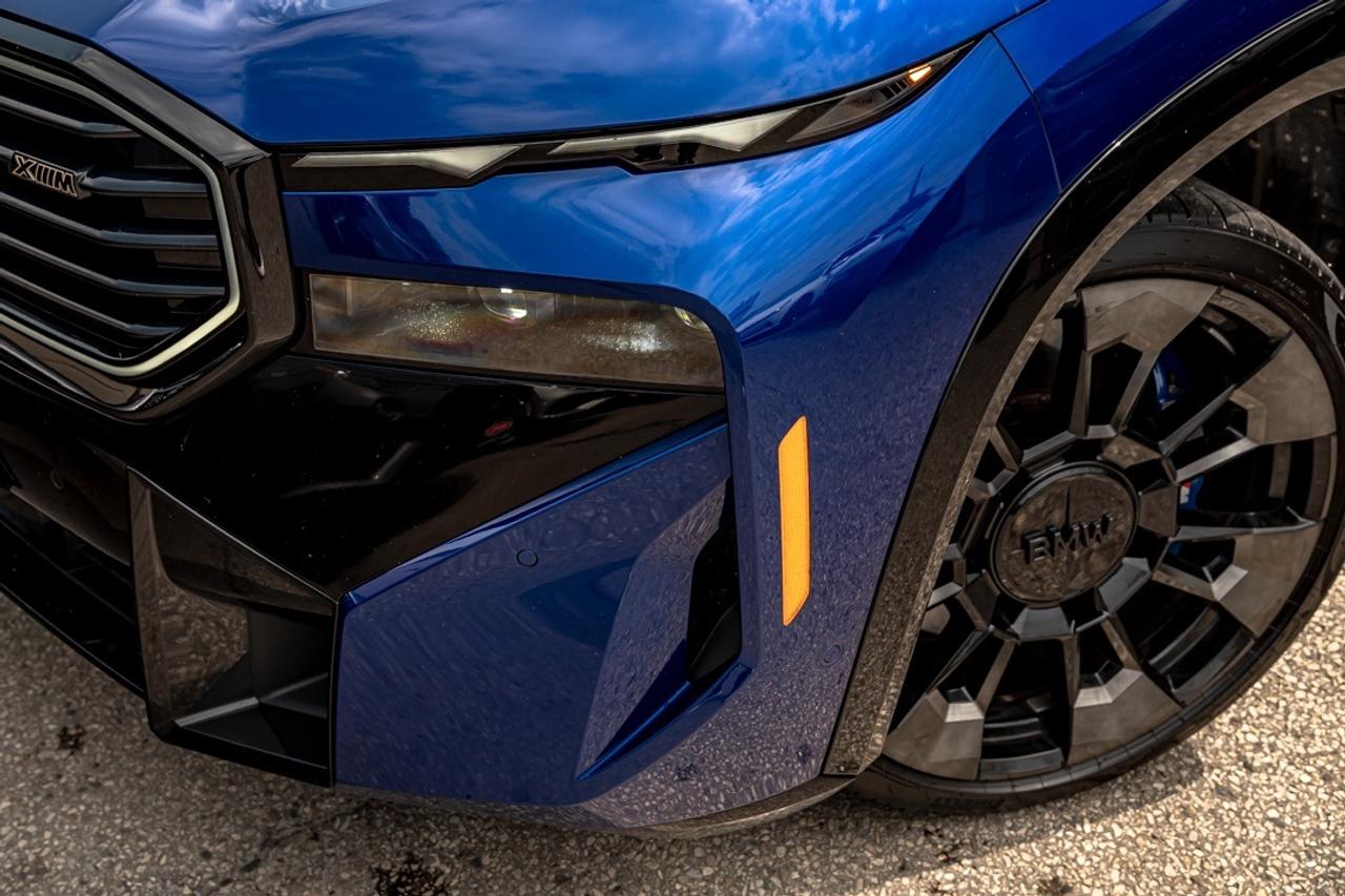 2023 BMW XM PLUG-IN HYBRID M POWER PKG CARBON FIBER PKG CL Photo