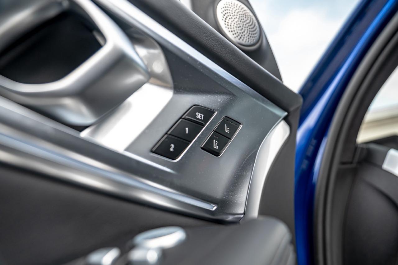 2023 BMW XM PLUG-IN HYBRID M POWER PKG CARBON FIBER PKG CL Photo