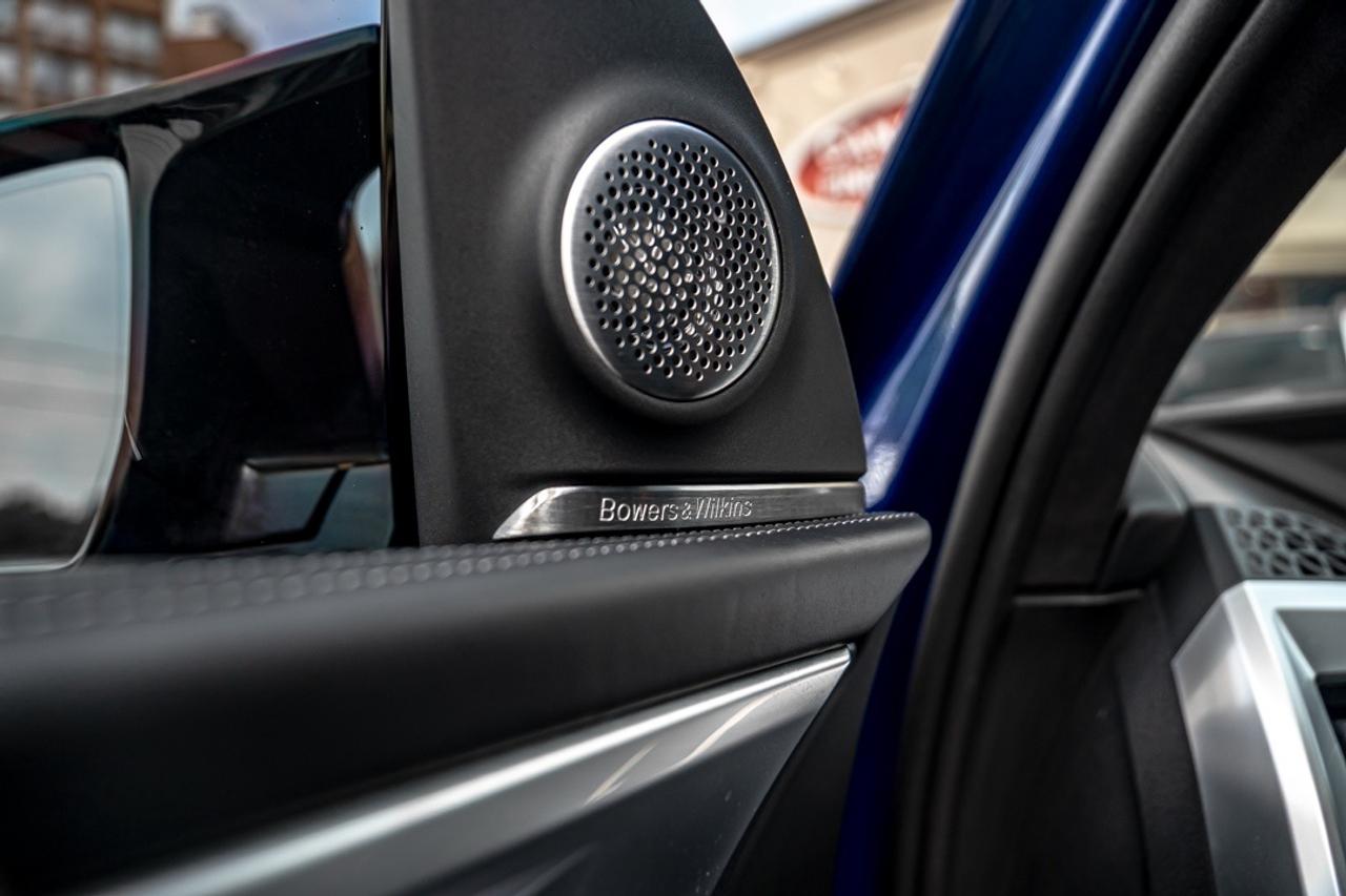 2023 BMW XM PLUG-IN HYBRID M POWER PKG CARBON FIBER PKG CL Photo