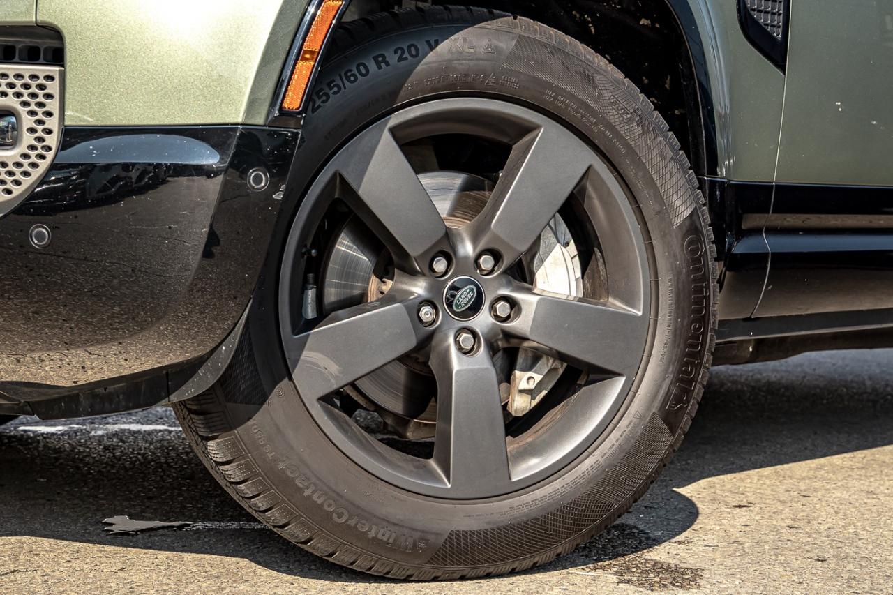 2022 Land Rover Defender X-DYNAMIC SE 90 AWD| CLEAN CARFAX | ONE OWNER | PA Photo