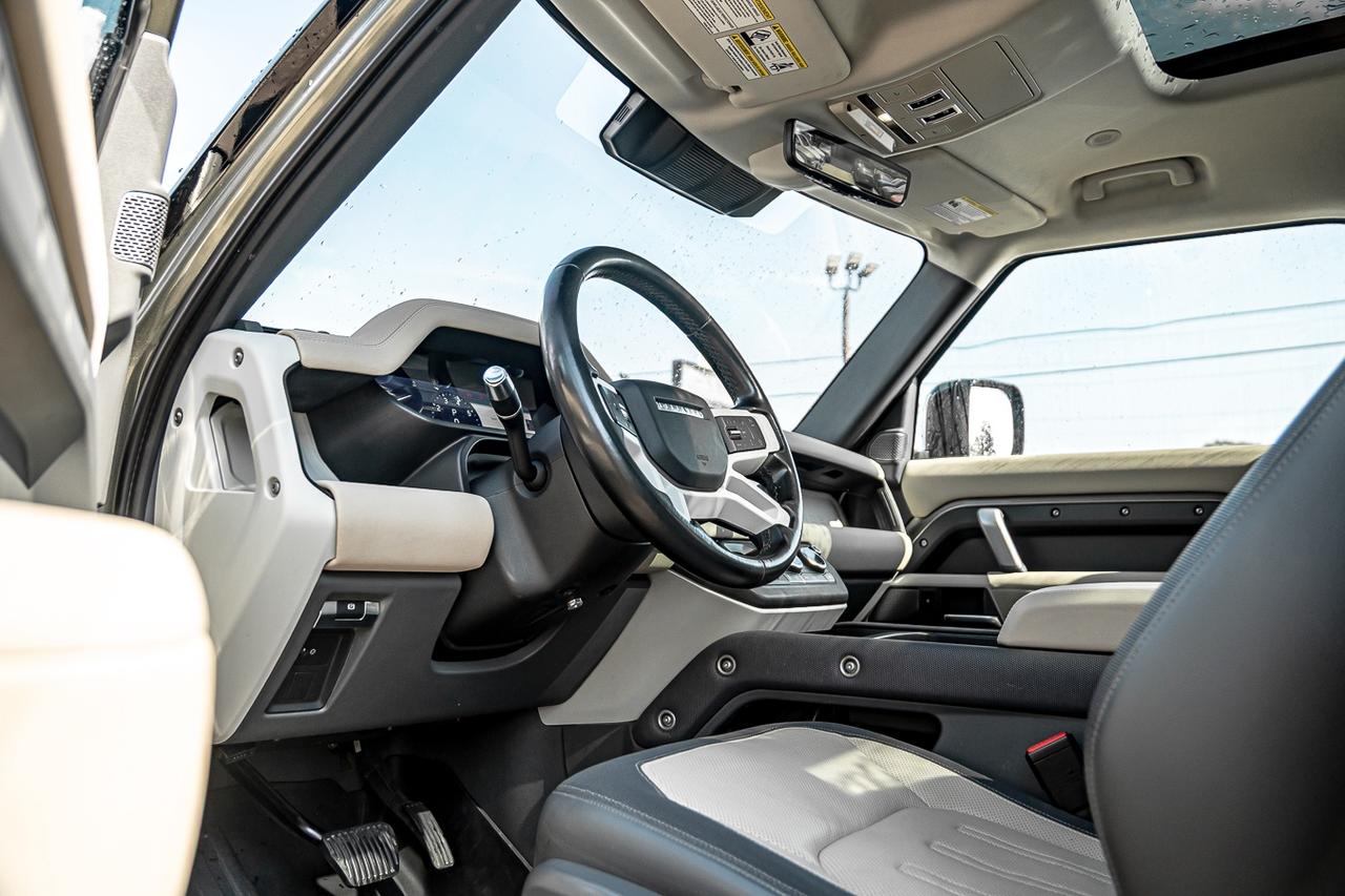 2022 Land Rover Defender X-DYNAMIC SE 90 AWD| CLEAN CARFAX | ONE OWNER | PA Photo