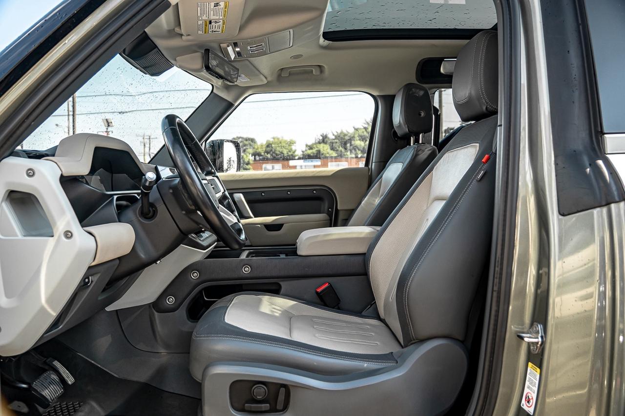 2022 Land Rover Defender X-DYNAMIC SE 90 AWD| CLEAN CARFAX | ONE OWNER | PA Photo