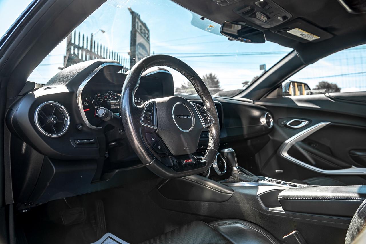 2018 Chevrolet Camaro 2SS | NO ACCIDENT | LEATHER SEATS | KEYLESS ENTRY Photo