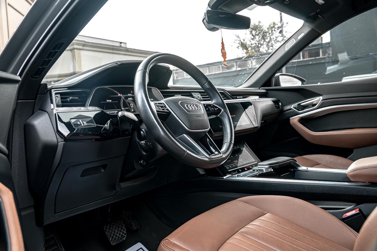 2022 Audi E-Tron Sportback TECHNIK S-LINE | HUD | PANO | NAVI | CAM | Photo