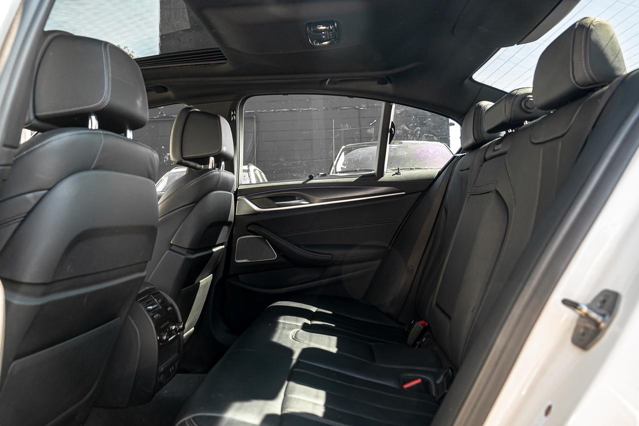 2022 BMW 5 Series 540i XDRIVE | M POWER PKG | HUD | NAVI | HARMAN&KA Photo