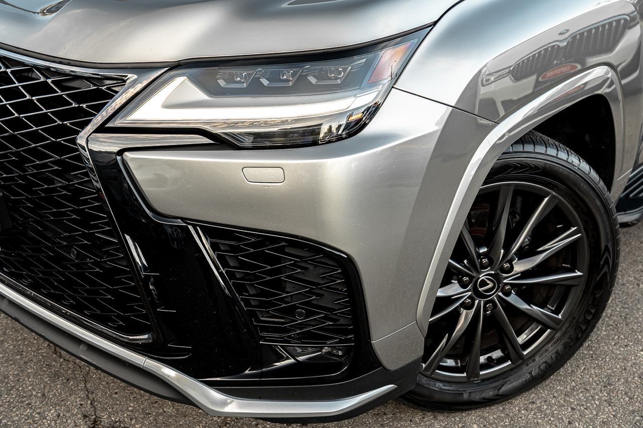 2022 Lexus LX 600 F-SPORT AWD | CLEAN CARFAX | 7 PASS | NAVI | COOLE Photo3