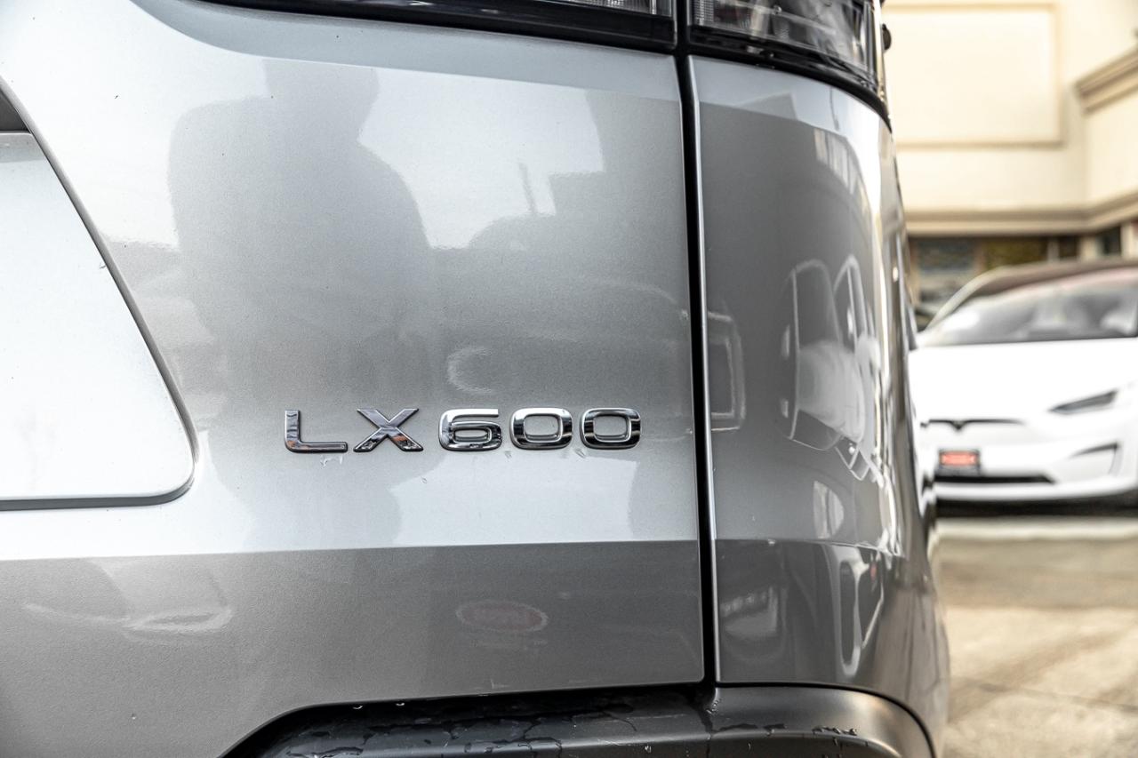 2022 Lexus LX 600 F-SPORT AWD | CLEAN CARFAX | 7 PASS | NAVI | COOLE Photo