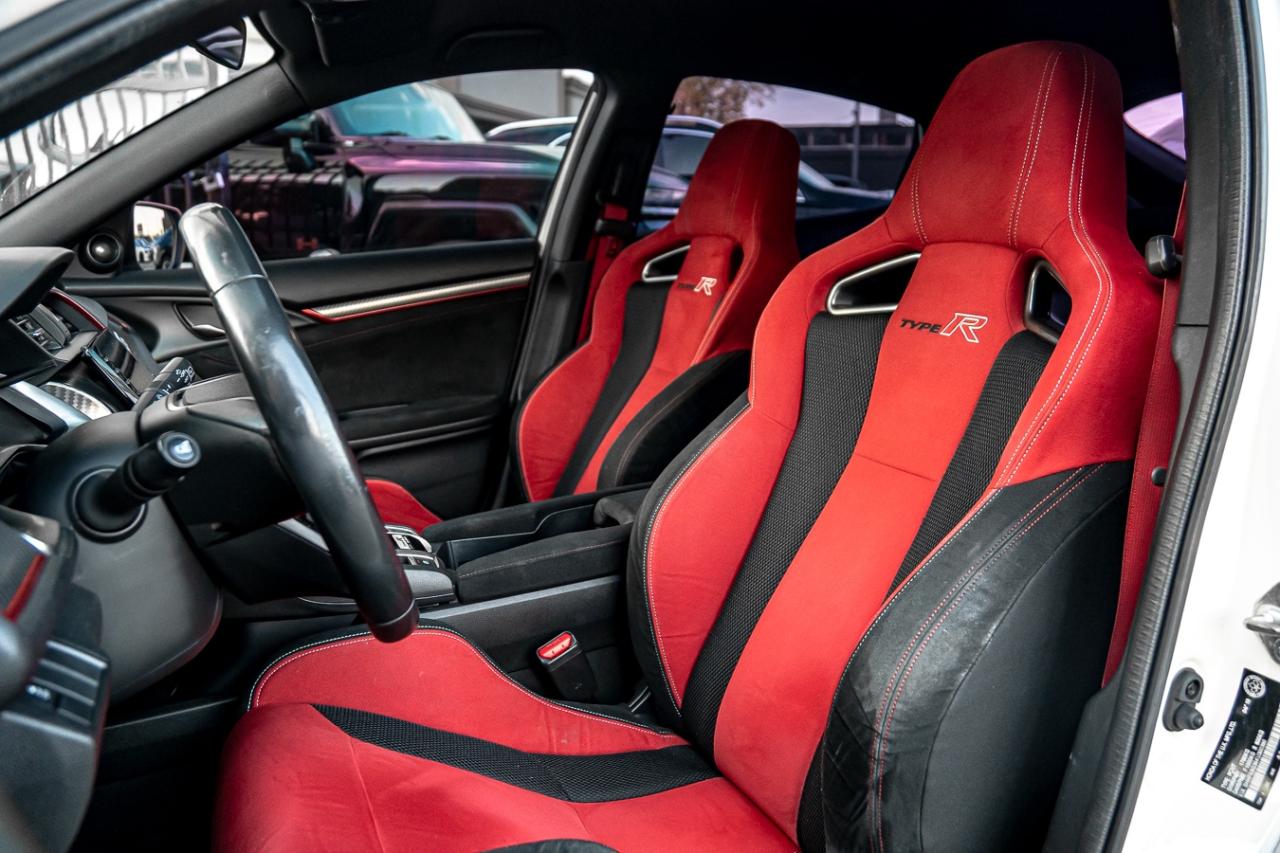 2019 Honda Civic Type R MANUAL GEAR | NAVI | CAM | ONE OWNER | RED INT | Photo