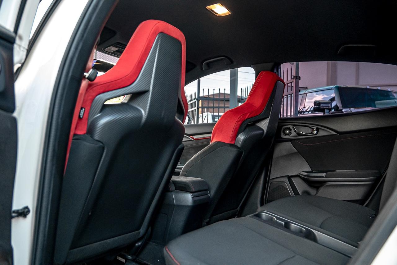 2019 Honda Civic Type R MANUAL GEAR | NAVI | CAM | ONE OWNER | RED INT | Photo