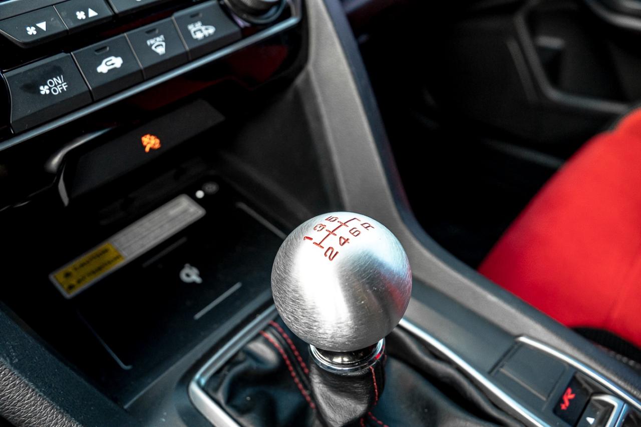 2019 Honda Civic Type R MANUAL GEAR | NAVI | CAM | ONE OWNER | RED INT | Photo