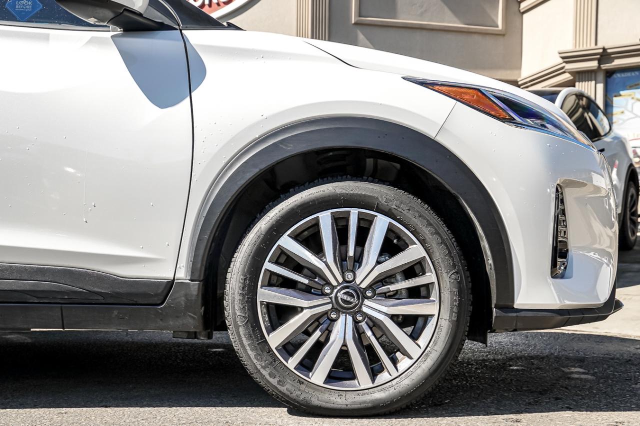 2024 Nissan Kicks SV | BSM | HEATED SEATS | CARPLAY | LDW | ONE OWNE Photo3