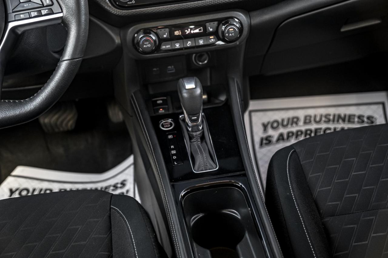 2024 Nissan Kicks SV | BSM | HEATED SEATS | CARPLAY | LDW | ONE OWNE Photo