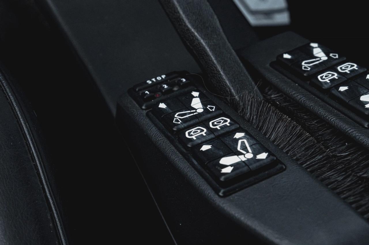 1987 BMW 6 Series M6 MANUAL | SUNROOF | ONE OWNER | LEATHER Photo