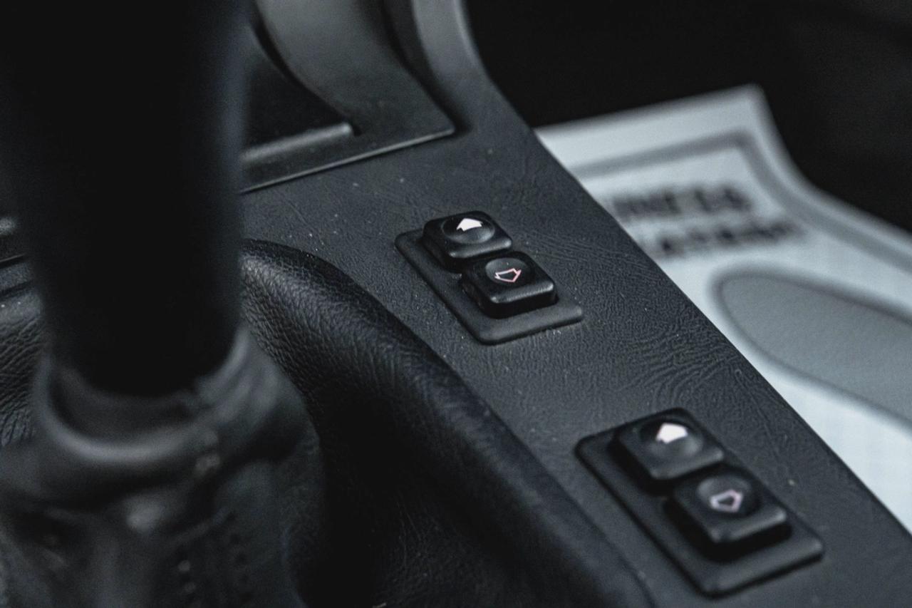 1987 BMW 6 Series M6 MANUAL | SUNROOF | ONE OWNER | LEATHER Photo