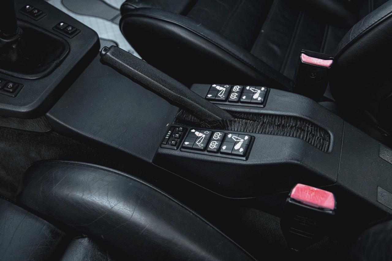 1987 BMW 6 Series M6 MANUAL | SUNROOF | ONE OWNER | LEATHER Photo